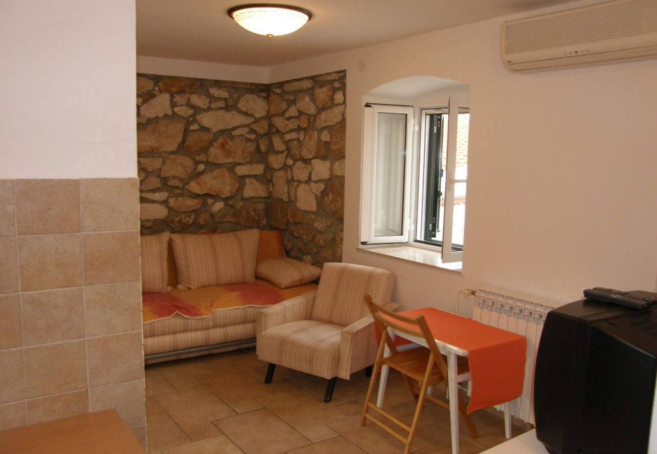 Apartamento en Primošten - Apartamento en Primošten con Terraza, Acondicionador, WIFI, Lavadora (600-1)