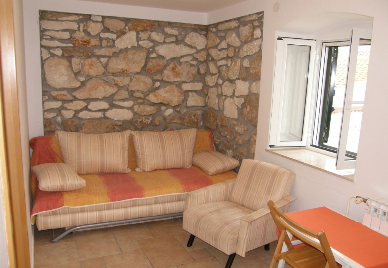 Apartamento en Primošten - Apartamento en Primošten con Terraza, Acondicionador, WIFI, Lavadora (600-1)