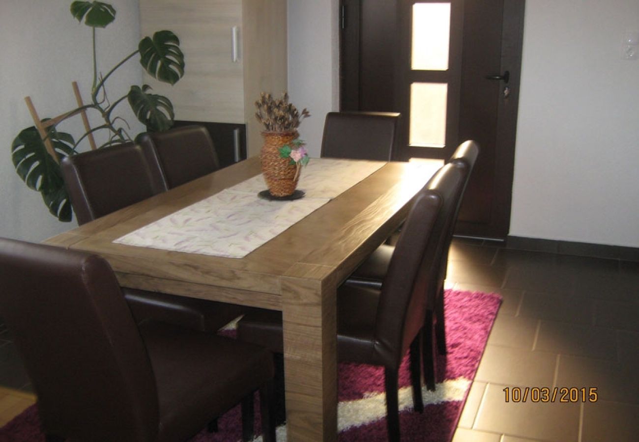 Apartamento en Rakovica - Apartamento en Rakovica con Balcón, WIFI (601-2)