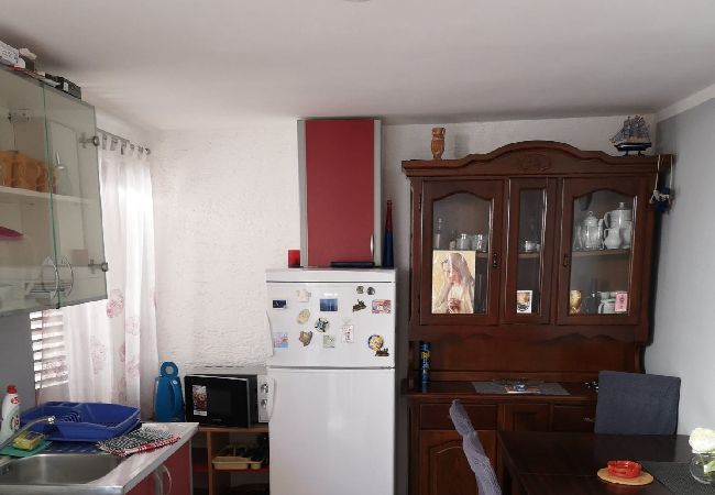 Apartamento en Stanici - Apartamento en Stanići con Seaview, Balcón, Acondicionador, WIFI (634-2) Apartamento en Stanici - Apartamento en Stanići con Seaview, Balcón, Acondicionador, WIFI (634-2)