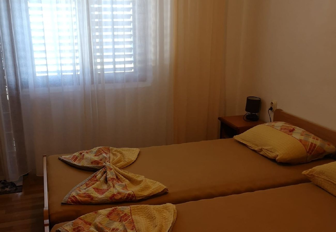 Apartamento en Stanici - Apartamento en Stanići con Seaview, Balcón, Acondicionador, WIFI (634-3)