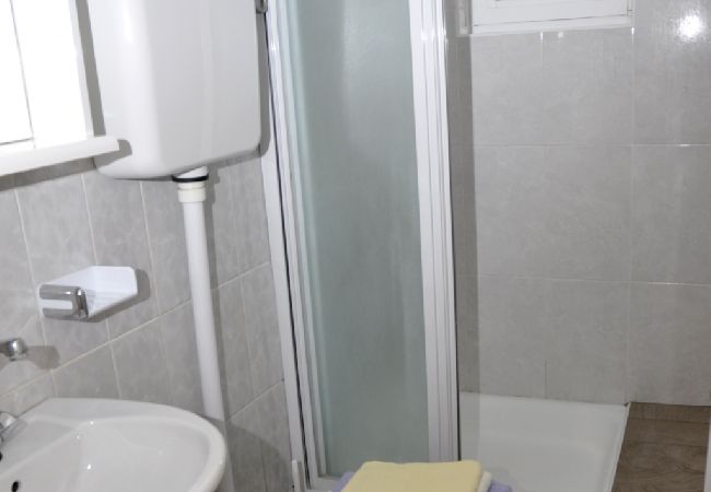 Apartamento en Rab - Apartamento en Barbat con Seaview, Balcón, Acondicionador (660-1) Apartamento en Rab - Apartamento en Barbat con Seaview, Balcón, Acondicionador (660-1)