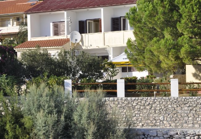 Apartamento en Rab - Apartamento en Barbat con Seaview, Balcón, Acondicionador (660-1) Apartamento en Rab - Apartamento en Barbat con Seaview, Balcón, Acondicionador (660-1)