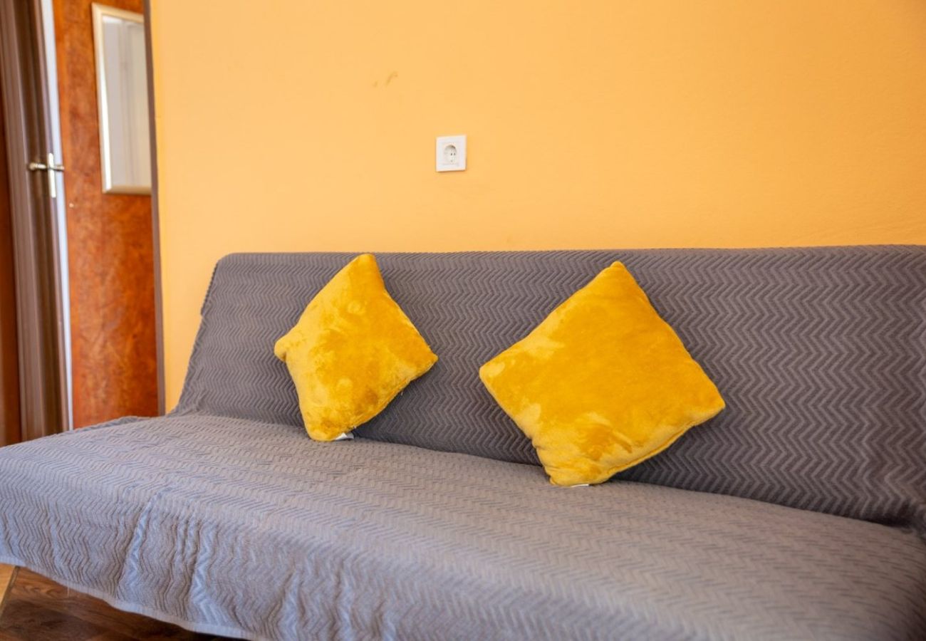 Apartamento en Rab - Apartamento en Barbat con Seaview, Balcón, Acondicionador (660-1)