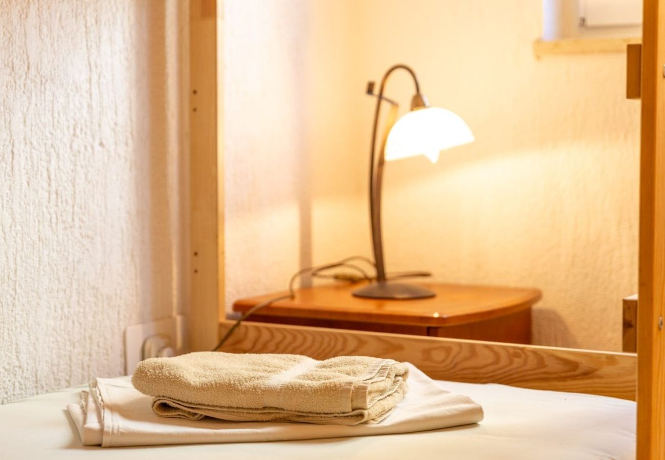 Apartamento en Rab - Apartamento en Barbat con Balcón, Acondicionador (660-3)