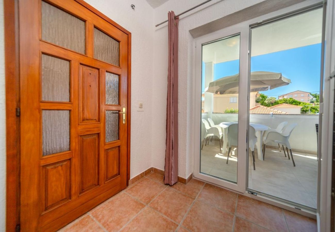 Apartamento en Rab - Apartamento en Barbat con Balcón, Acondicionador (660-3)