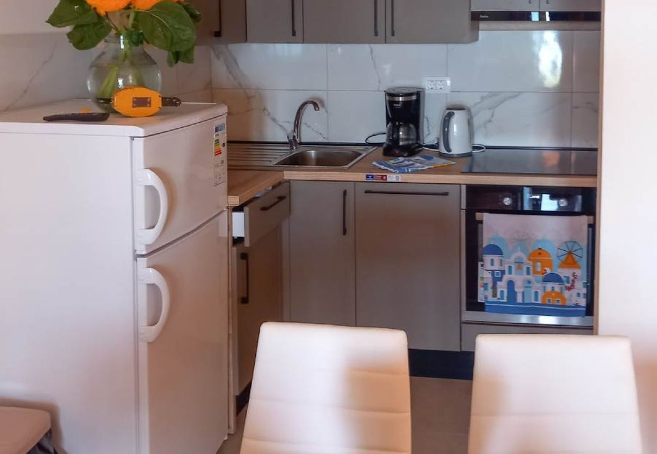 Apartamento en Rab - Apartamento en Barbat con Seaview, Balcón, Acondicionador (660-4)