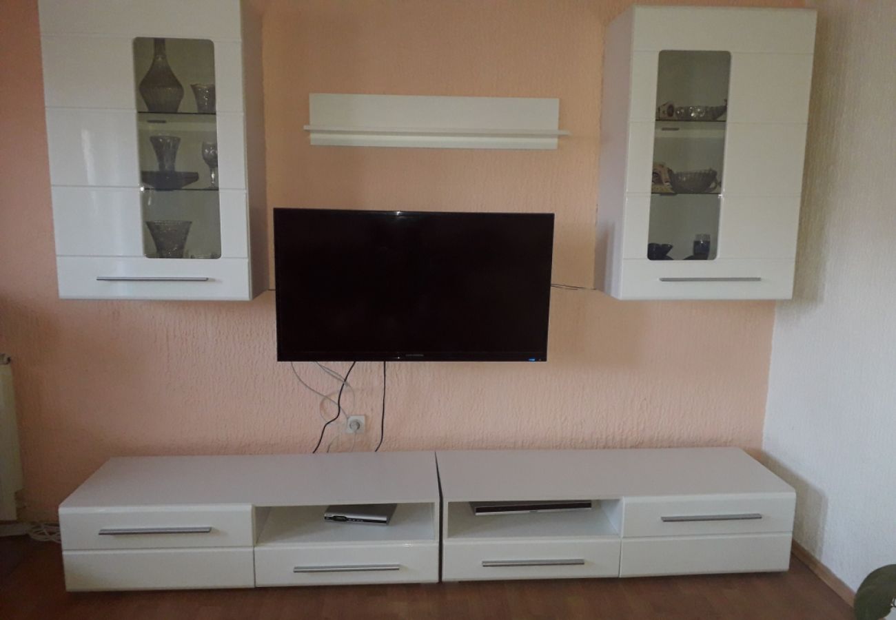 Apartamento en Lopar - Apartamento en Lopar con Terraza, Acondicionador, WIFI, Lavadora (696-5)