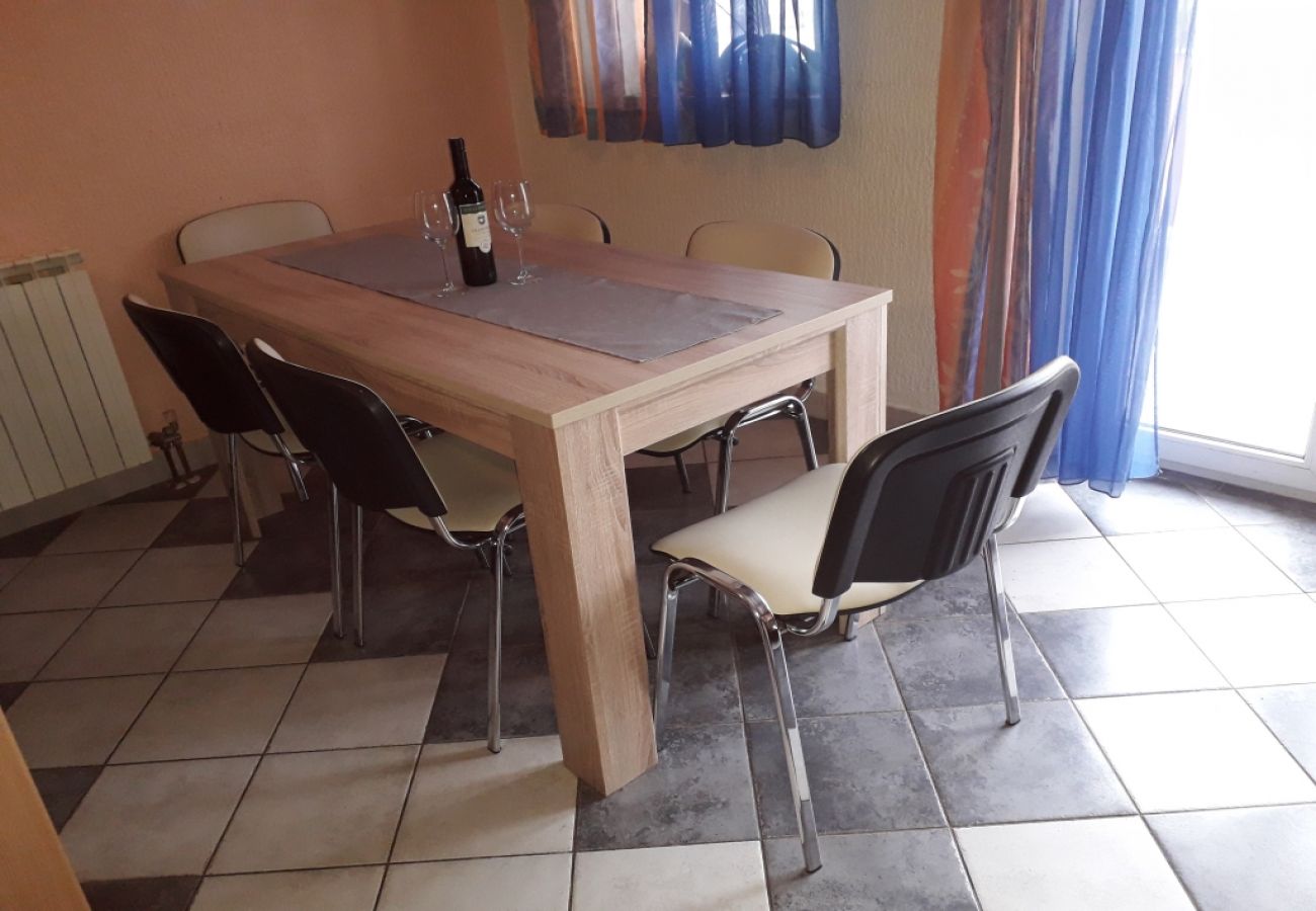 Apartamento en Lopar - Apartamento en Lopar con Terraza, Acondicionador, WIFI, Lavadora (696-5)