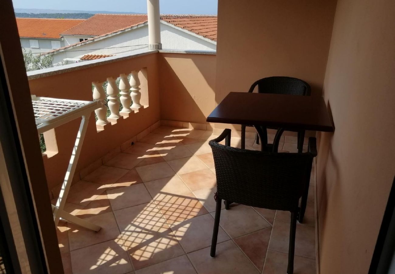 Apartamento en Banjol - Apartamento en Banjol con Seaview, Balcón, Acondicionador, WIFI (605-3)