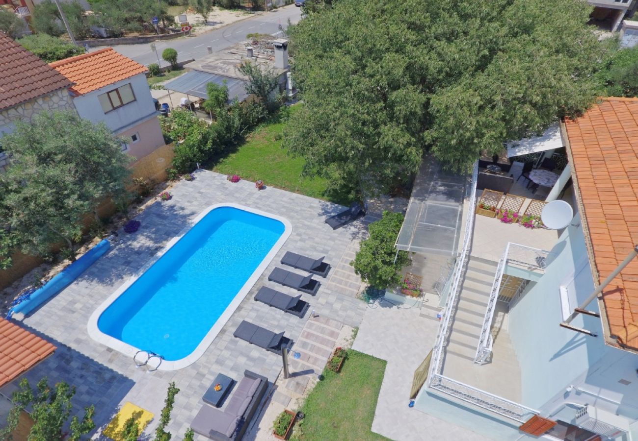 Apartamento en Bibinje - Apartamento en Bibinje con Terraza, Acondicionador, WIFI, Lavadora (877-1)