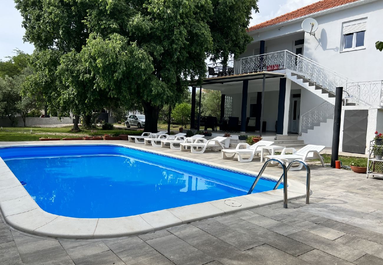 Apartamento en Bibinje - Apartamento en Bibinje con Terraza, Acondicionador, WIFI, Lavadora (877-1)