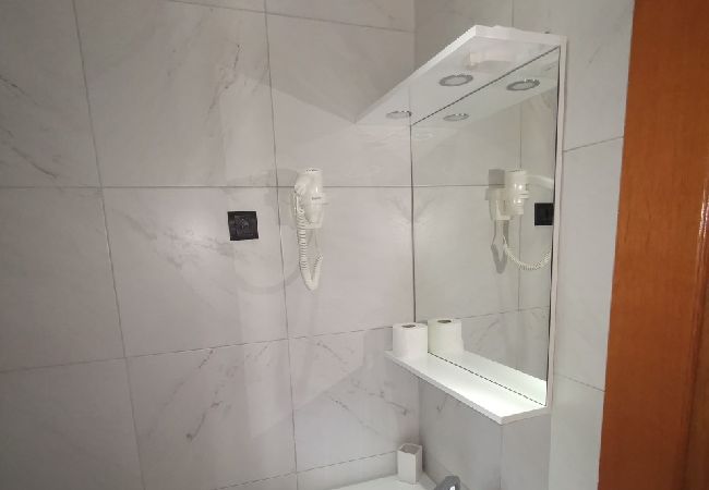 Apartamento en Privlaka - Apartamento en Privlaka con Balcón, Acondicionador, WIFI, Lavavajillas (878-1) Apartamento en Privlaka - Apartamento en Privlaka con Balcón, Acondicionador, WIFI, Lavavajillas (878-1)