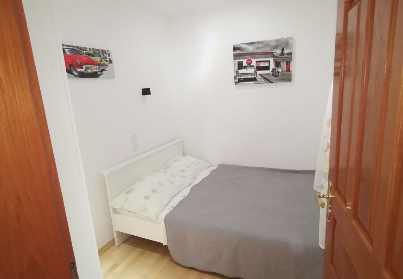 Apartamento en Privlaka - Apartamento en Privlaka con Balcón, Acondicionador, WIFI, Lavavajillas (878-1)