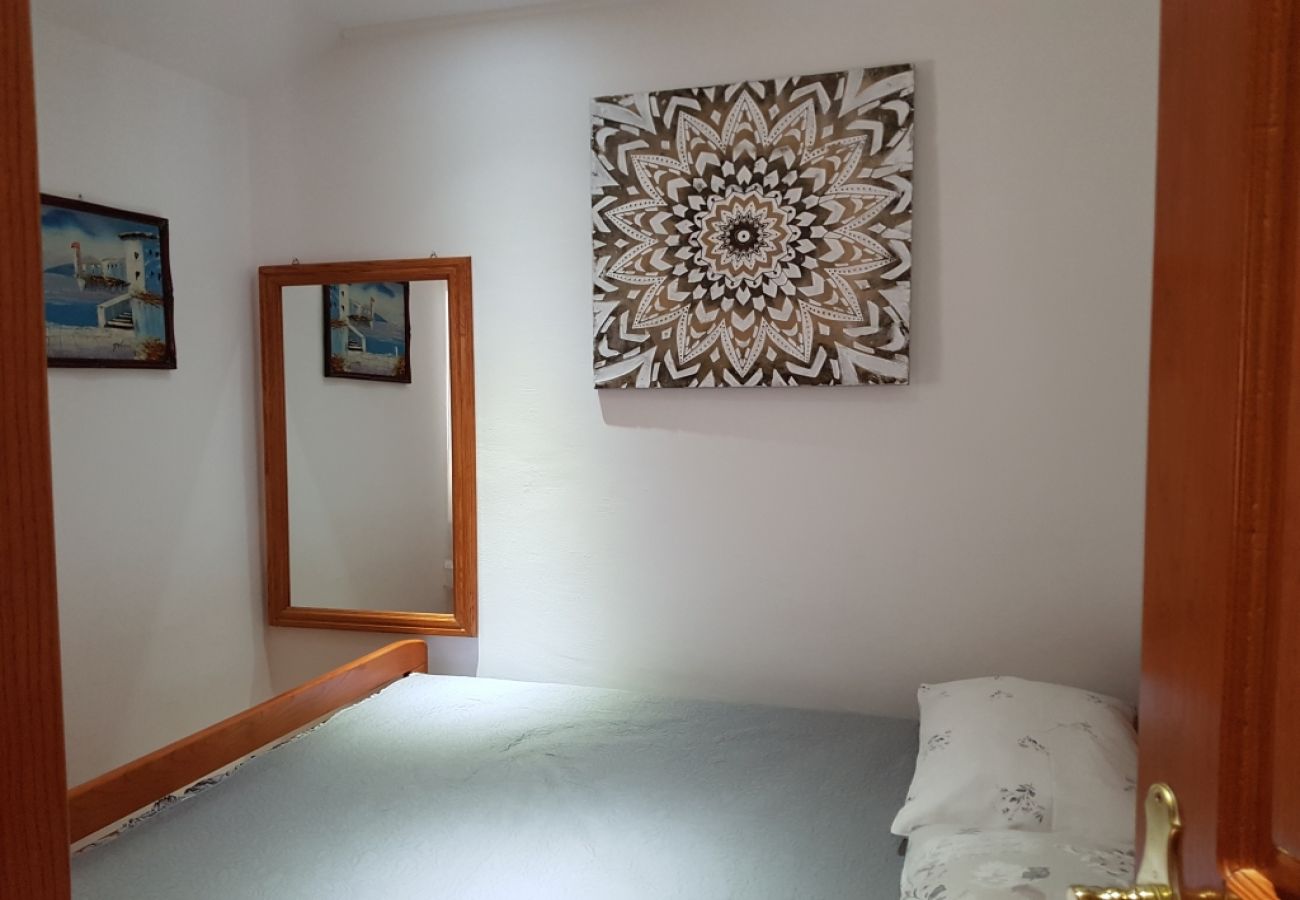 Apartamento en Privlaka - Apartamento en Privlaka con Balcón, Acondicionador, WIFI, Lavavajillas (878-1)