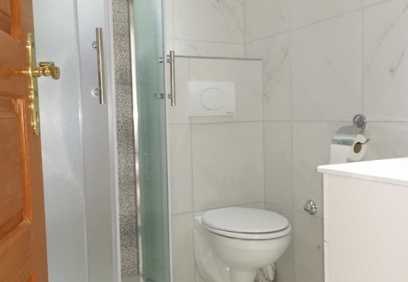 Apartamento en Privlaka - Apartamento en Privlaka con Balcón, Acondicionador, WIFI, Lavavajillas (878-1)