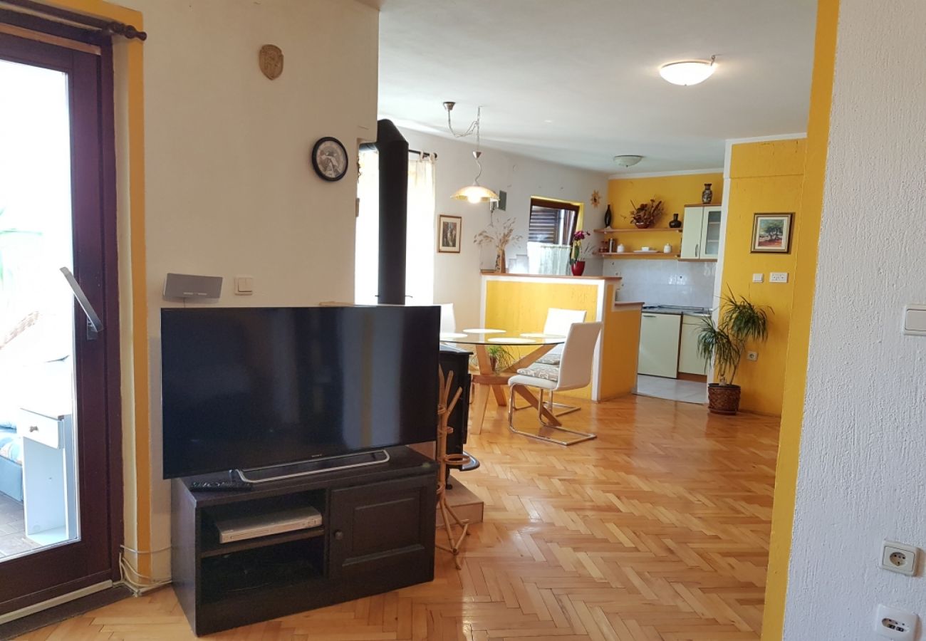 Apartamento en Baška - Apartamento en Baška con Terraza, Acondicionador, WIFI (883-2)