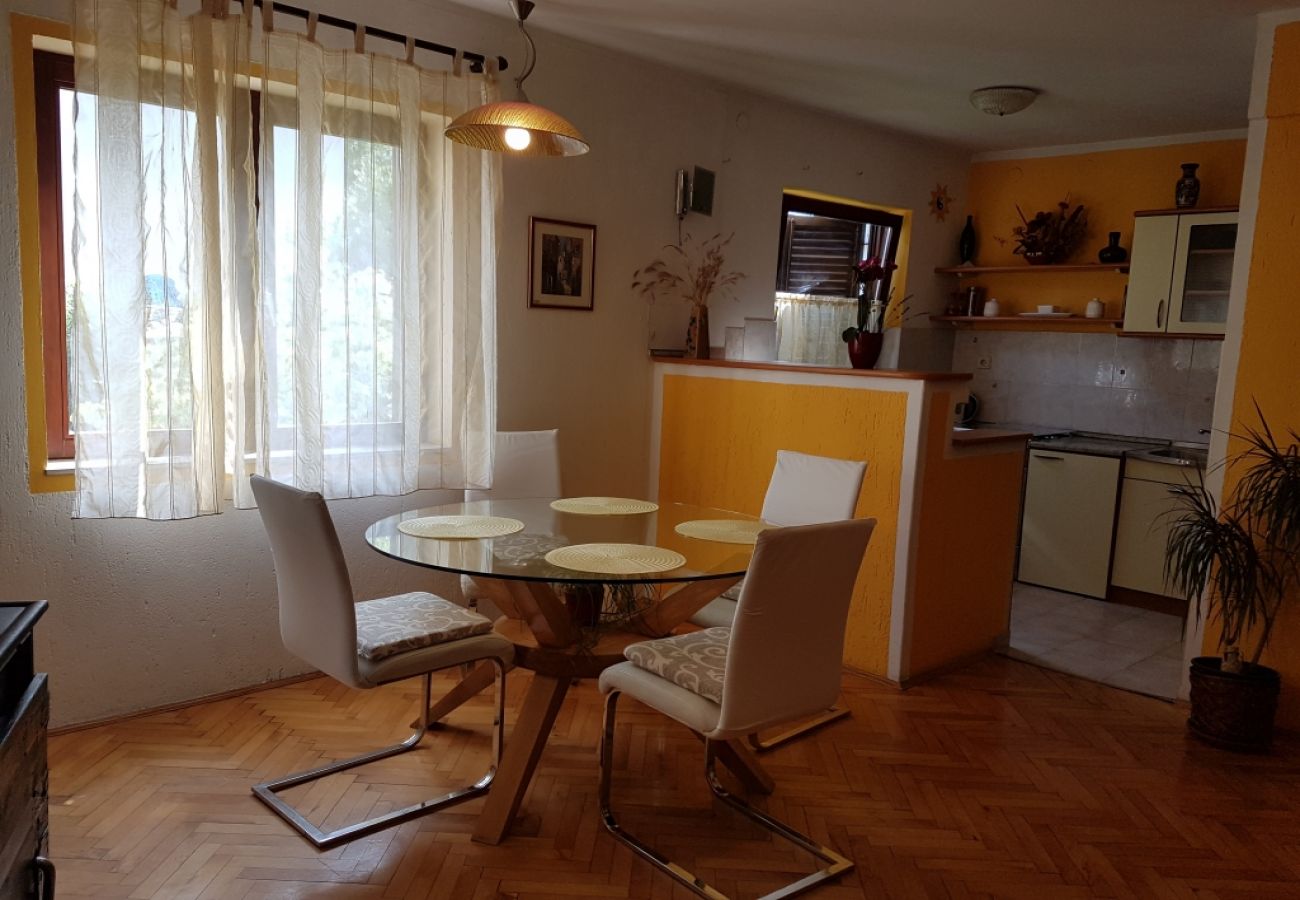 Apartamento en Baška - Apartamento en Baška con Terraza, Acondicionador, WIFI (883-2)