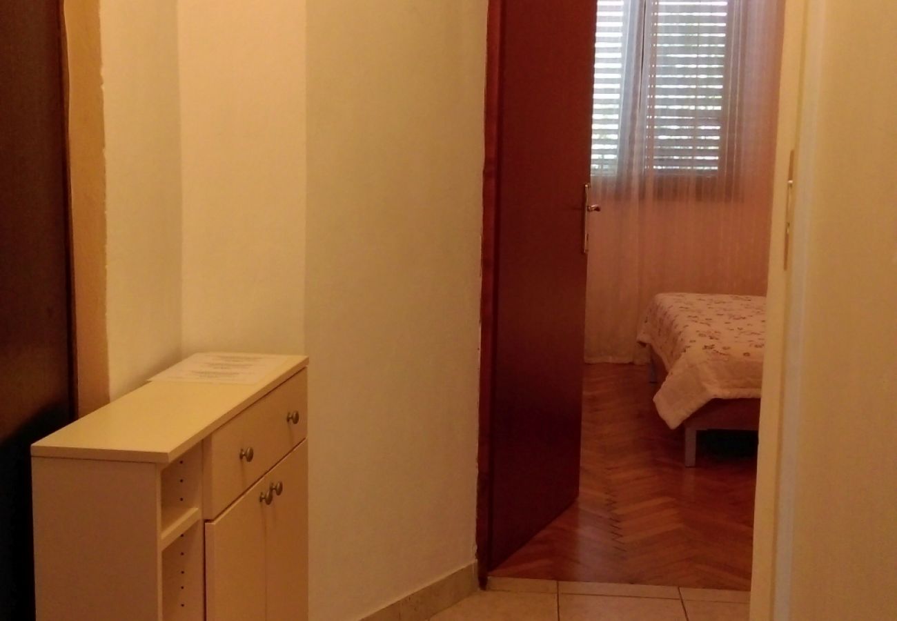 Apartamento en Baška - Apartamento en Baška con Balcón, Acondicionador, WIFI, Lavadora (883-3)