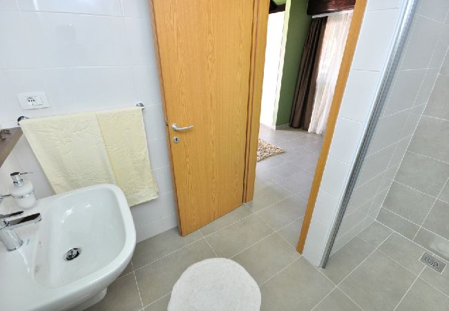 Casa en Pucišca - Casa de vacaciones en Pučišća con Terraza, WIFI, Lavadora (887-1) Casa en Pucišca - Casa de vacaciones en Pučišća con Terraza, WIFI, Lavadora (887-1)