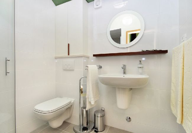 Casa en Pucišca - Casa de vacaciones en Pučišća con Terraza, WIFI, Lavadora (887-1) Casa en Pucišca - Casa de vacaciones en Pučišća con Terraza, WIFI, Lavadora (887-1)