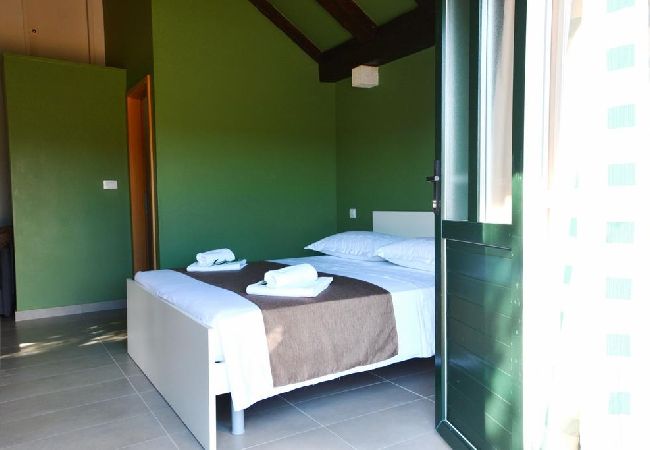 Casa en Pucišca - Casa de vacaciones en Pučišća con Terraza, WIFI, Lavadora (887-1) Casa en Pucišca - Casa de vacaciones en Pučišća con Terraza, WIFI, Lavadora (887-1)