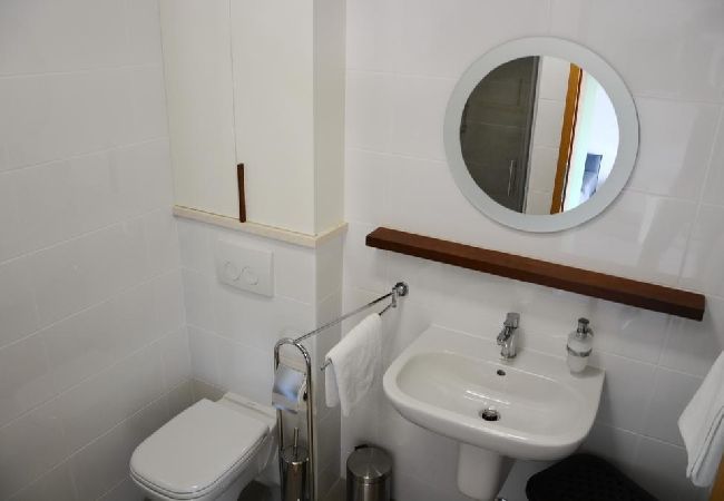 Casa en Pucišca - Casa de vacaciones en Pučišća con Terraza, WIFI, Lavadora (887-1) Casa en Pucišca - Casa de vacaciones en Pučišća con Terraza, WIFI, Lavadora (887-1)