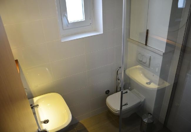 Casa en Pucišca - Casa de vacaciones en Pučišća con Terraza, WIFI, Lavadora (887-1) Casa en Pucišca - Casa de vacaciones en Pučišća con Terraza, WIFI, Lavadora (887-1)