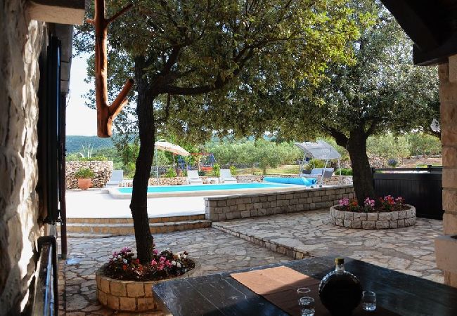 Casa en Pucišca - Casa de vacaciones en Pučišća con Terraza, WIFI, Lavadora (887-1) Casa en Pucišca - Casa de vacaciones en Pučišća con Terraza, WIFI, Lavadora (887-1)