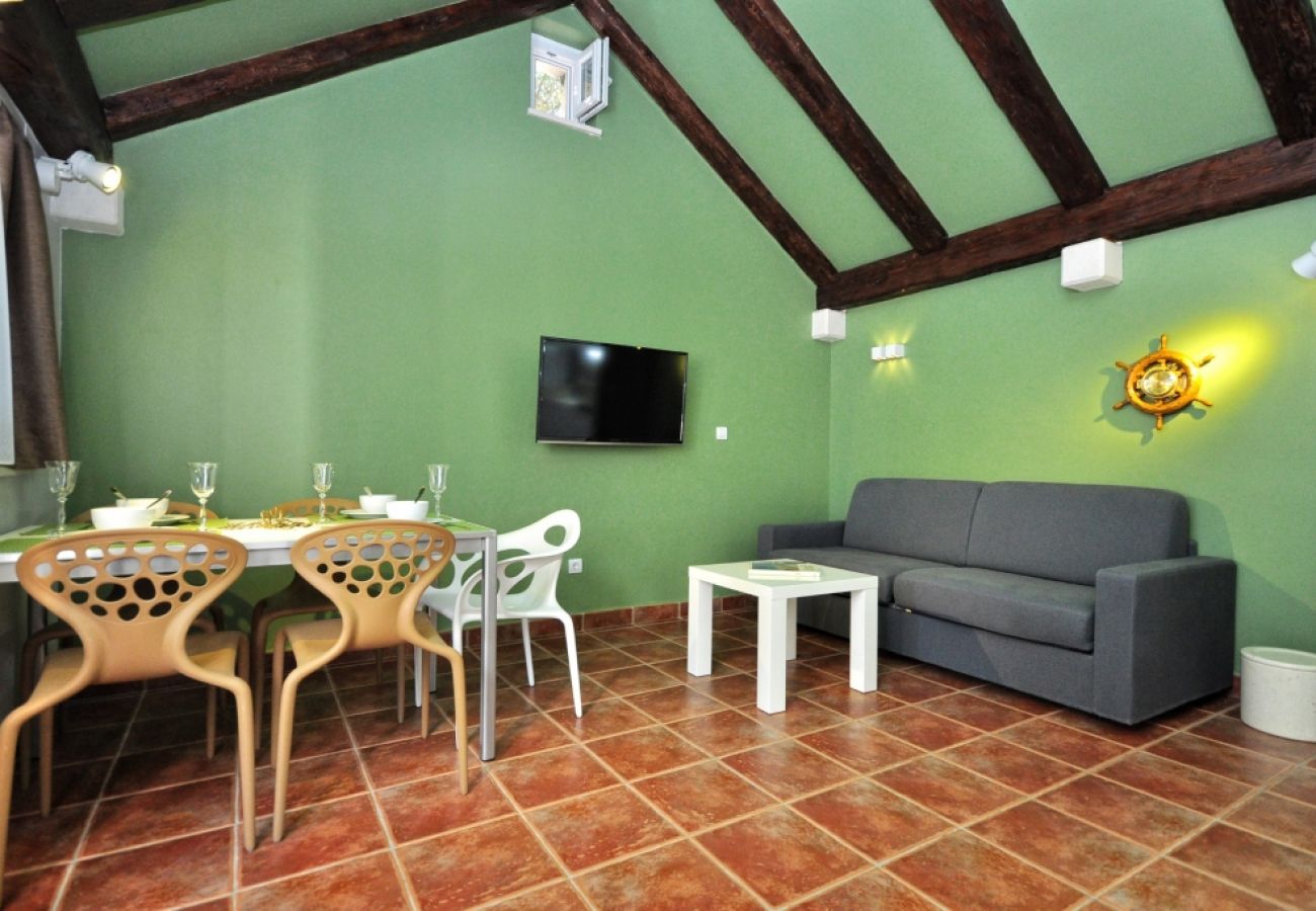 Casa en Pucišca - Casa de vacaciones en Pučišća con Terraza, WIFI, Lavadora (887-1)