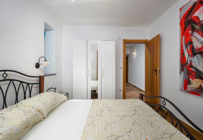 Casa en Supetarska Draga - Casa de vacaciones en Supetarska Draga con Seaview, Terraza, Acondicionador, WIFI (890-1) Casa en Supetarska Draga - Casa de vacaciones en Supetarska Draga con Seaview, Terraza, Acondicionador, WIFI (890-1)