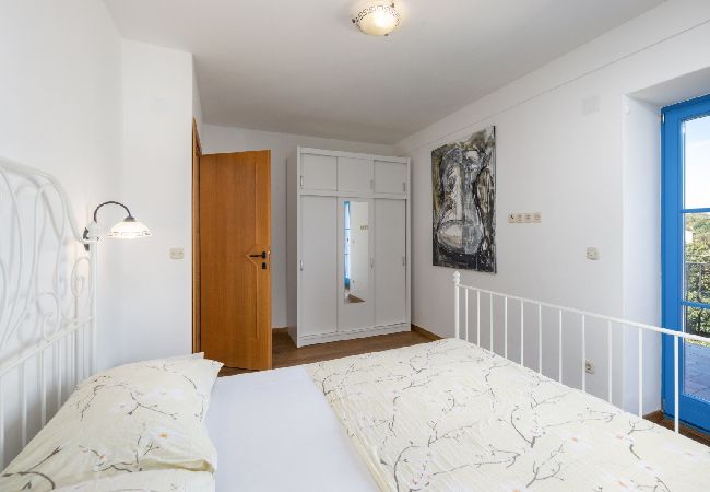 Casa en Supetarska Draga - Casa de vacaciones en Supetarska Draga con Seaview, Terraza, Acondicionador, WIFI (890-1) Casa en Supetarska Draga - Casa de vacaciones en Supetarska Draga con Seaview, Terraza, Acondicionador, WIFI (890-1)