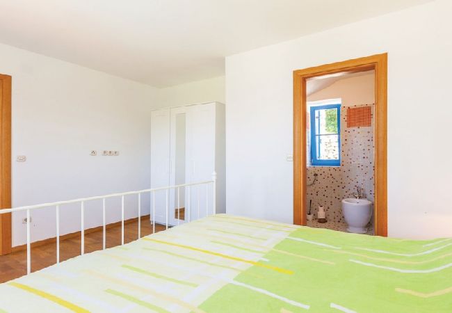 Casa en Supetarska Draga - Casa de vacaciones en Supetarska Draga con Seaview, Terraza, Acondicionador, WIFI (890-1) Casa en Supetarska Draga - Casa de vacaciones en Supetarska Draga con Seaview, Terraza, Acondicionador, WIFI (890-1)