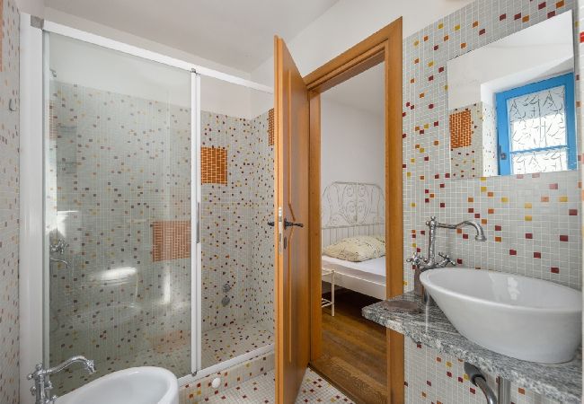 Casa en Supetarska Draga - Casa de vacaciones en Supetarska Draga con Seaview, Terraza, Acondicionador, WIFI (890-1) Casa en Supetarska Draga - Casa de vacaciones en Supetarska Draga con Seaview, Terraza, Acondicionador, WIFI (890-1)