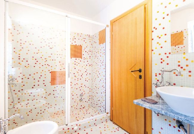 Casa en Supetarska Draga - Casa de vacaciones en Supetarska Draga con Seaview, Terraza, Acondicionador, WIFI (890-1) Casa en Supetarska Draga - Casa de vacaciones en Supetarska Draga con Seaview, Terraza, Acondicionador, WIFI (890-1)