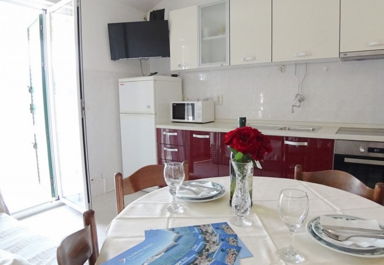 Apartamento en Lopar - Apartamento en Lopar con Terraza, Acondicionador, WIFI, Lavadora (893-3)