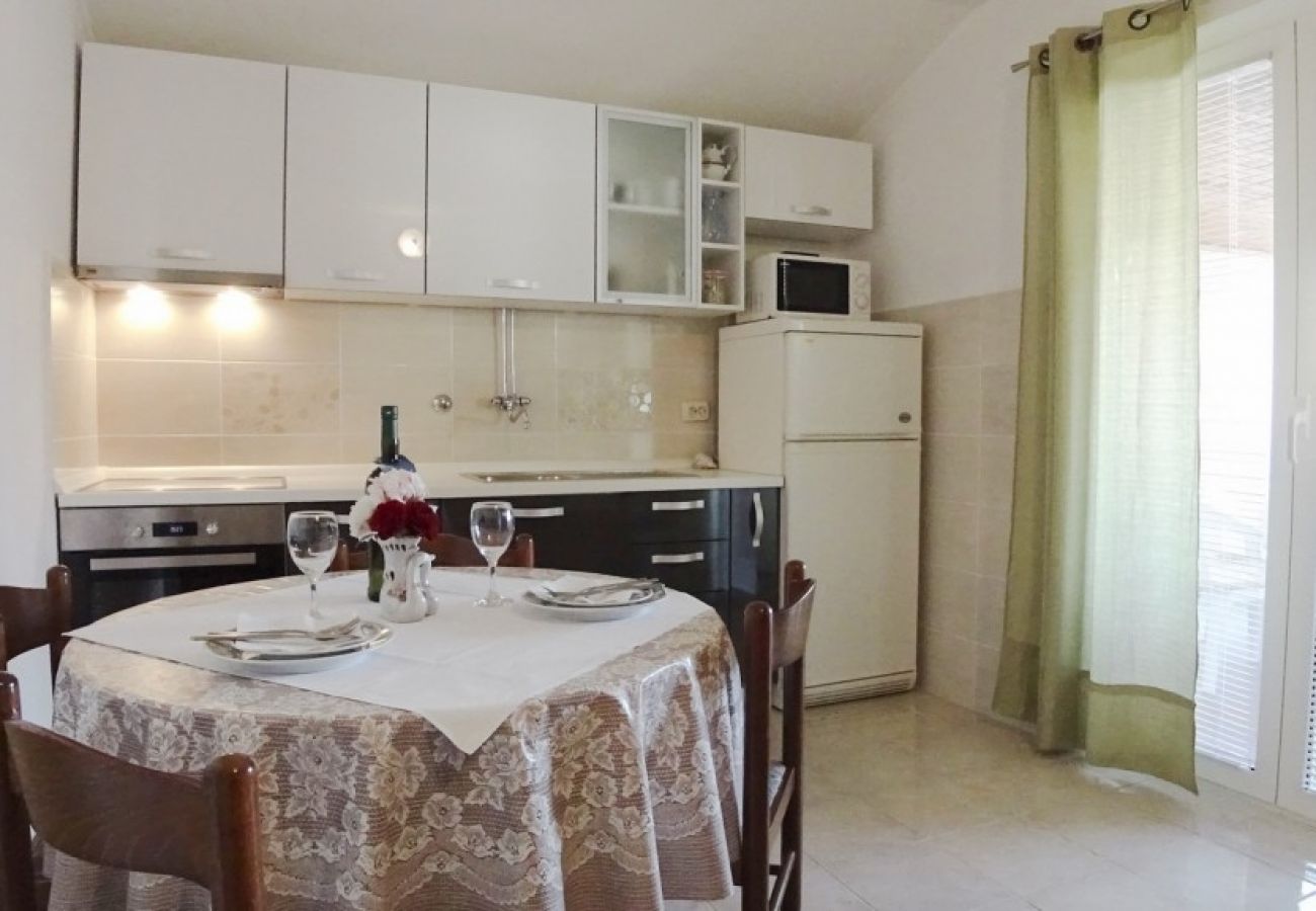 Apartamento en Lopar - Apartamento en Lopar con Terraza, Acondicionador, WIFI, Lavadora (893-4)