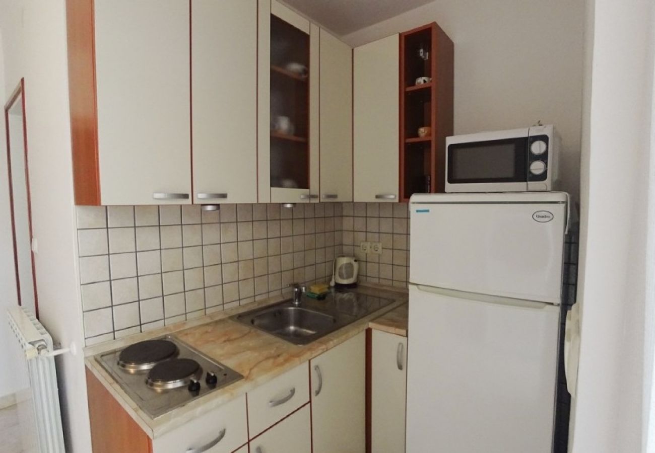 Apartamento en Lopar - Apartamento en Lopar con Terraza, Acondicionador, WIFI, Lavadora (893-5)