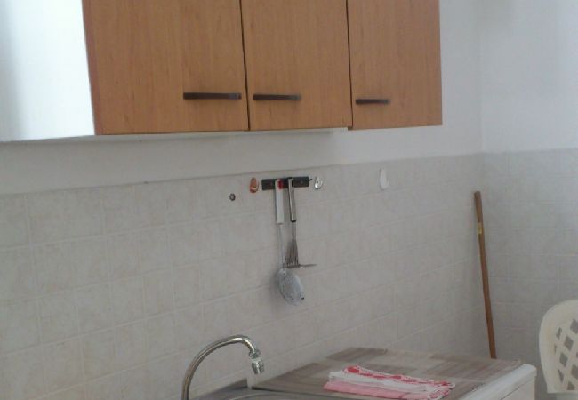 Apartamento en Kampor - Apartamento en Kampor con Balcón, WIFI, Lavadora (895-1) Apartamento en Kampor - Apartamento en Kampor con Balcón, WIFI, Lavadora (895-1)