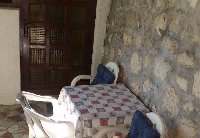 Apartamento en Kampor - Apartamento en Kampor con Balcón, WIFI, Lavadora (895-1) Apartamento en Kampor - Apartamento en Kampor con Balcón, WIFI, Lavadora (895-1)