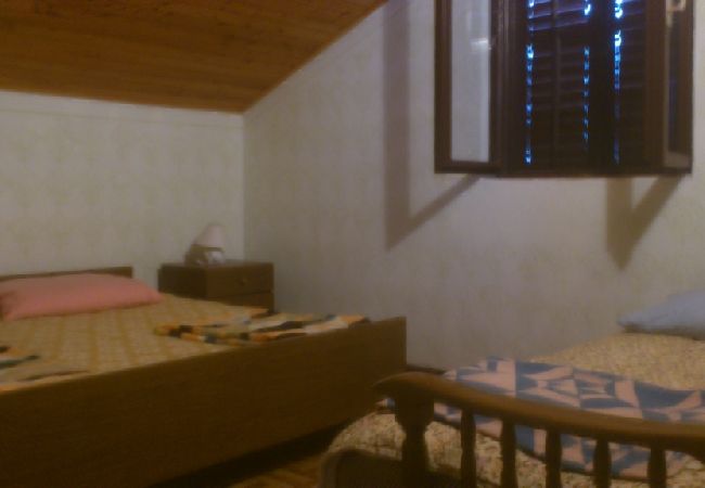 Apartamento en Kampor - Apartamento en Kampor con Terraza, Acondicionador, WIFI, Lavadora (895-3) Apartamento en Kampor - Apartamento en Kampor con Terraza, Acondicionador, WIFI, Lavadora (895-3)