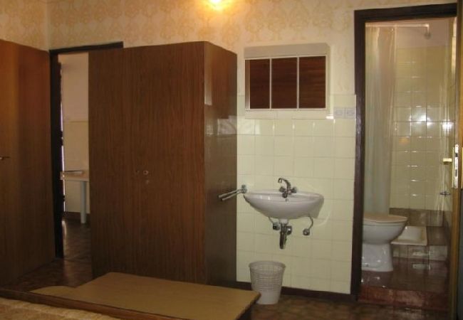 Apartamento en Kampor - Apartamento en Kampor con Balcón, Acondicionador, WIFI, Lavadora (895-4) Apartamento en Kampor - Apartamento en Kampor con Balcón, Acondicionador, WIFI, Lavadora (895-4)