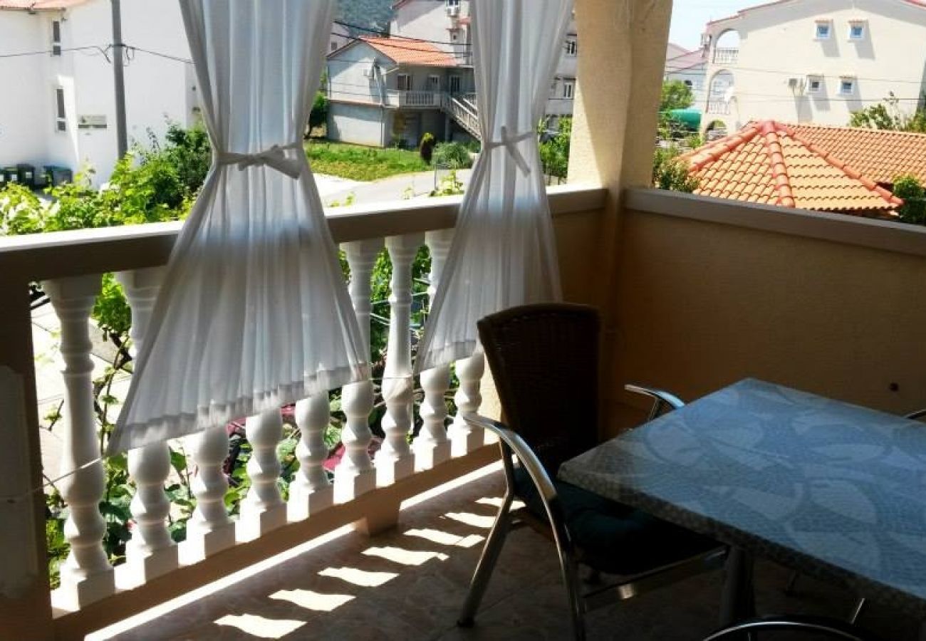 Apartamento en Lopar - Apartamento en Lopar con Terraza, Acondicionador, WIFI, Lavadora (899-3)