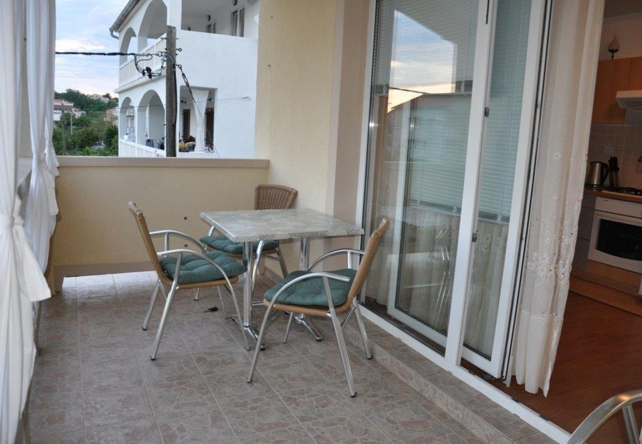 Apartamento en Lopar - Apartamento en Lopar con Terraza, Acondicionador, WIFI, Lavadora (899-3)