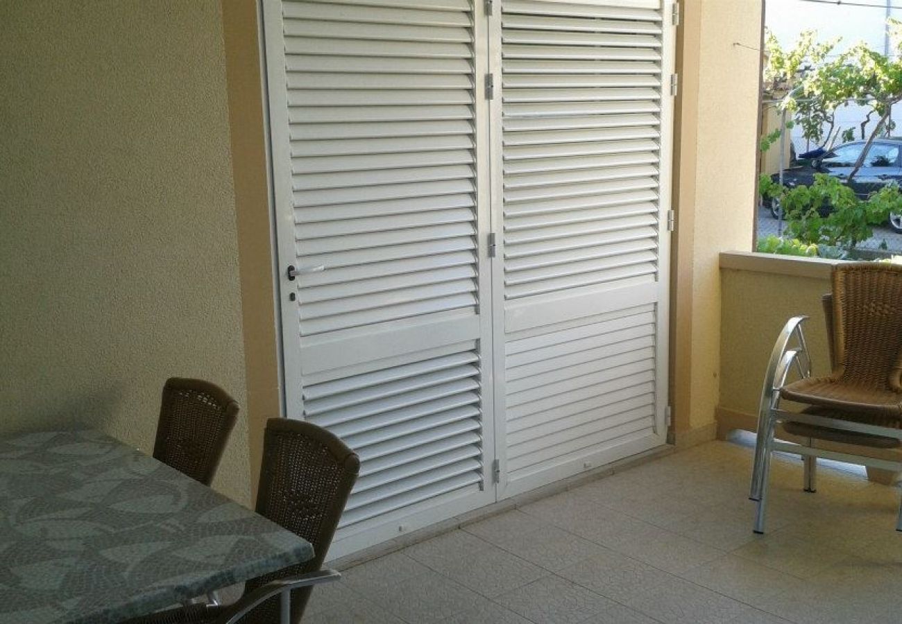 Apartamento en Lopar - Apartamento en Lopar con Terraza, Acondicionador, WIFI, Lavadora (899-3)