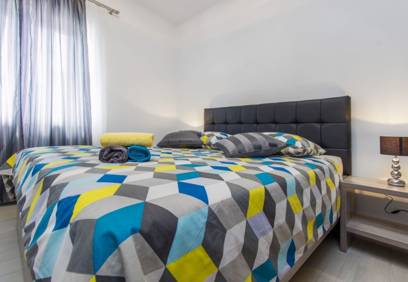 Apartamento en Grebaštica - Apartamento en Grebaštica con Seaview, Terraza, Acondicionador, WIFI (886-3)