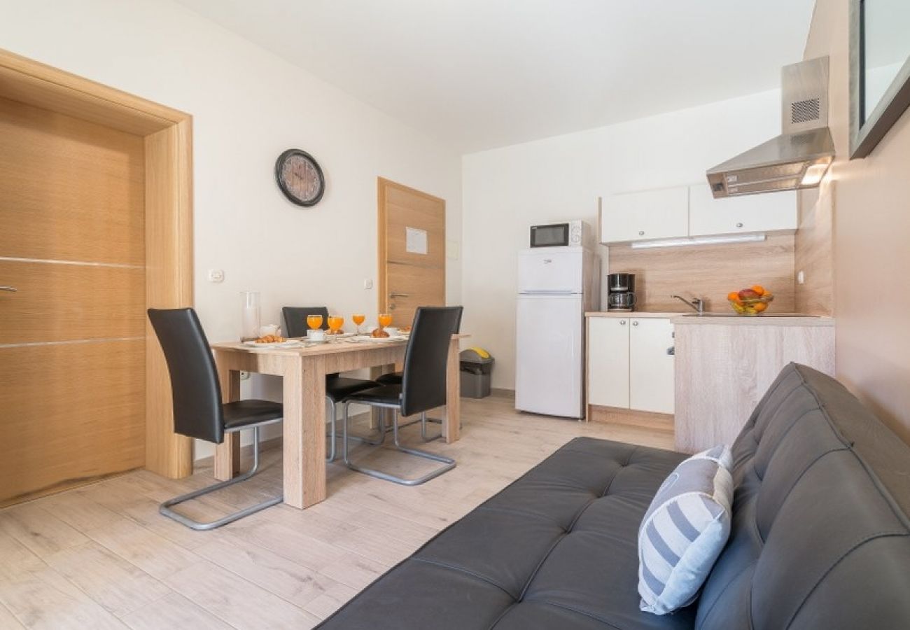 Apartamento en Nin - Apartamento en Nin con Terraza, Acondicionador, WIFI (864-4)