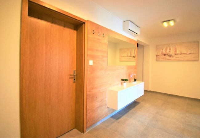 Apartamento en Lopar - Apartamento en Lopar con Seaview, Terraza, Acondicionador, WIFI (613-2) Apartamento en Lopar - Apartamento en Lopar con Seaview, Terraza, Acondicionador, WIFI (613-2)