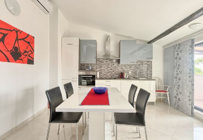 Apartamento en Štinjan - Apartamento en Štinjan con Seaview, Acondicionador, WIFI, Lavadora (3326-1) Apartamento en Štinjan - Apartamento en Štinjan con Seaview, Acondicionador, WIFI, Lavadora (3326-1)