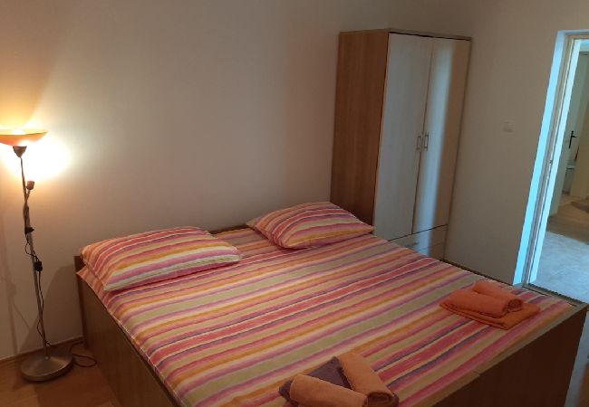 Apartamento en Vodice - Apartamento en Vodice con Seaview, Terraza, Acondicionador, WIFI (3335-3) Apartamento en Vodice - Apartamento en Vodice con Seaview, Terraza, Acondicionador, WIFI (3335-3)